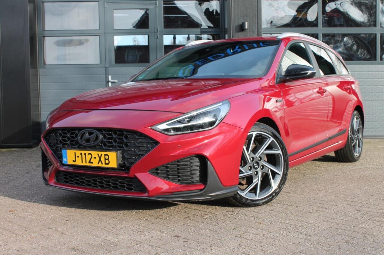 Hyundai I 30 1.5 T-GDI MHEV NLINE **NL-auto** winterbanden set