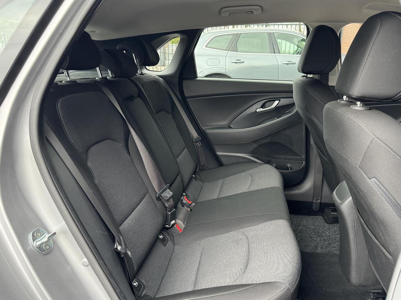 Hyundai I 30 1.0 T-GDI MHEV COMFORT SMART I APPLE CARPLAY I ACHTERUITRIJCAMERA I CRUISE CONTROL I NAVIGATIE I CLIMATE CONTROL