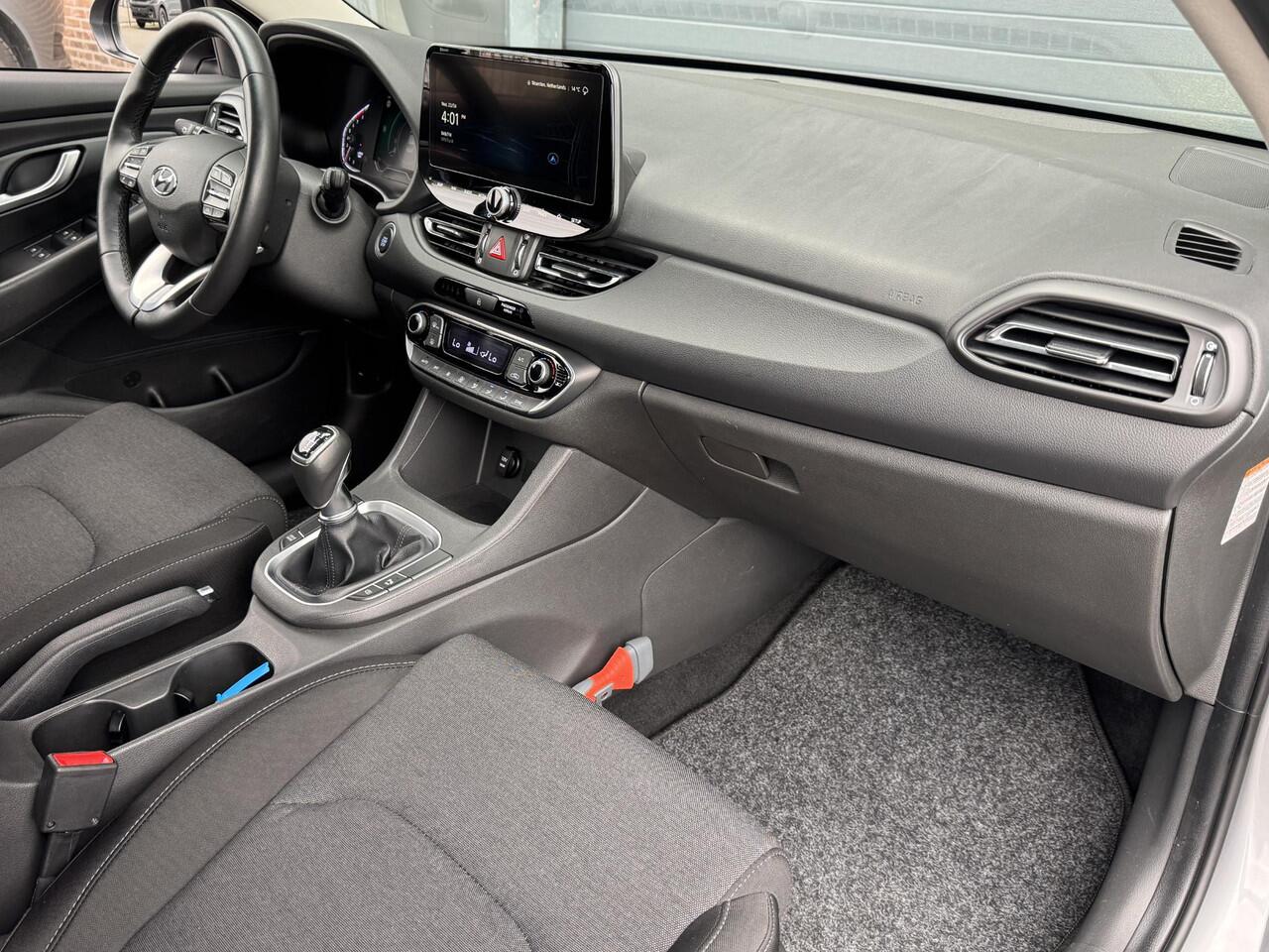 Hyundai I 30 1.0 T-GDI MHEV COMFORT SMART I APPLE CARPLAY I ACHTERUITRIJCAMERA I CRUISE CONTROL I NAVIGATIE I CLIMATE CONTROL