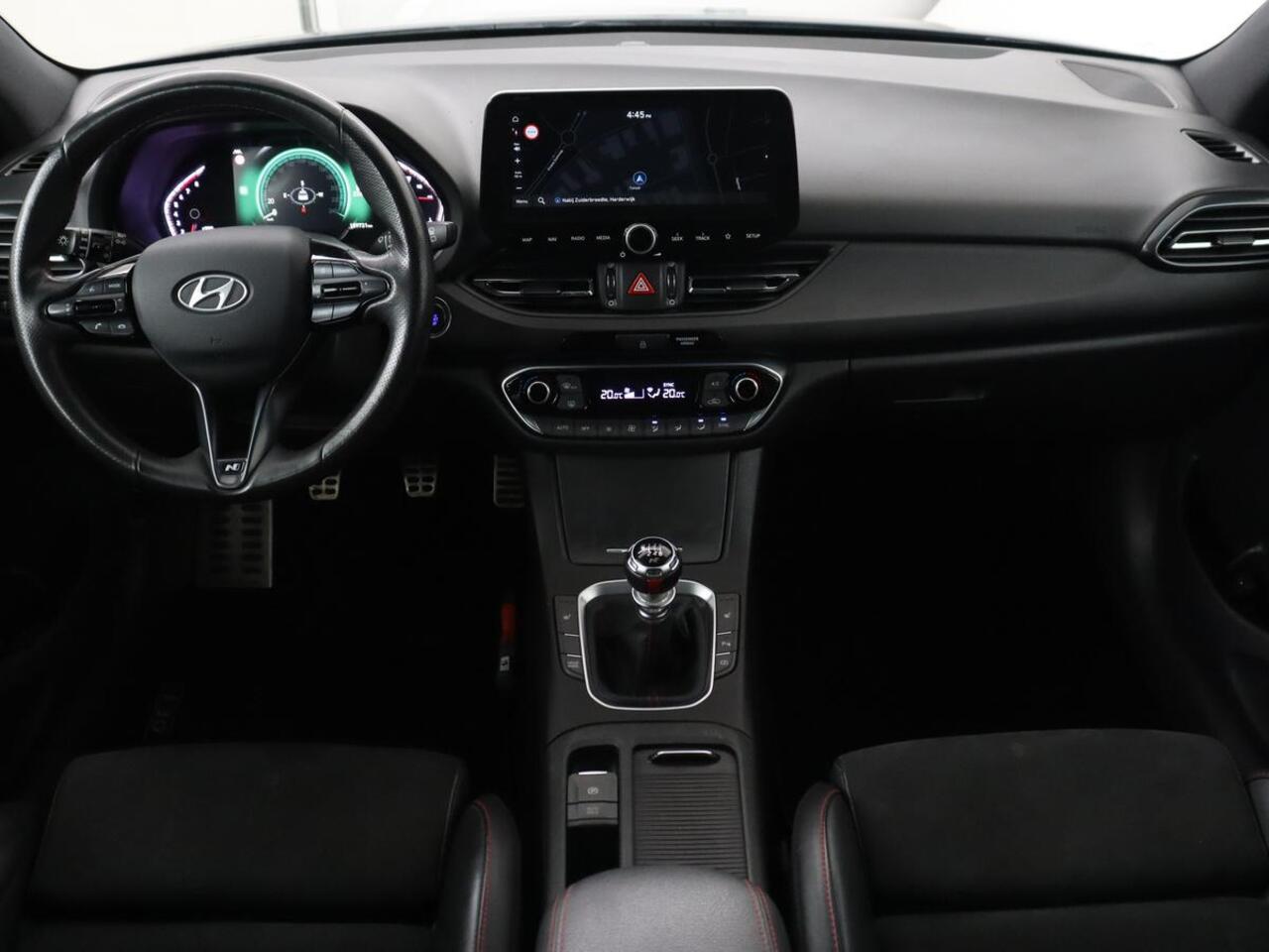 Hyundai I 30 1.5 T-GDi MHEV N Line | Trekhaak | Sportstoelen | Stoelverwarming | Full LED | Carplay | Camera | Leder/Alcantara | Memory | Keyless | Climate control