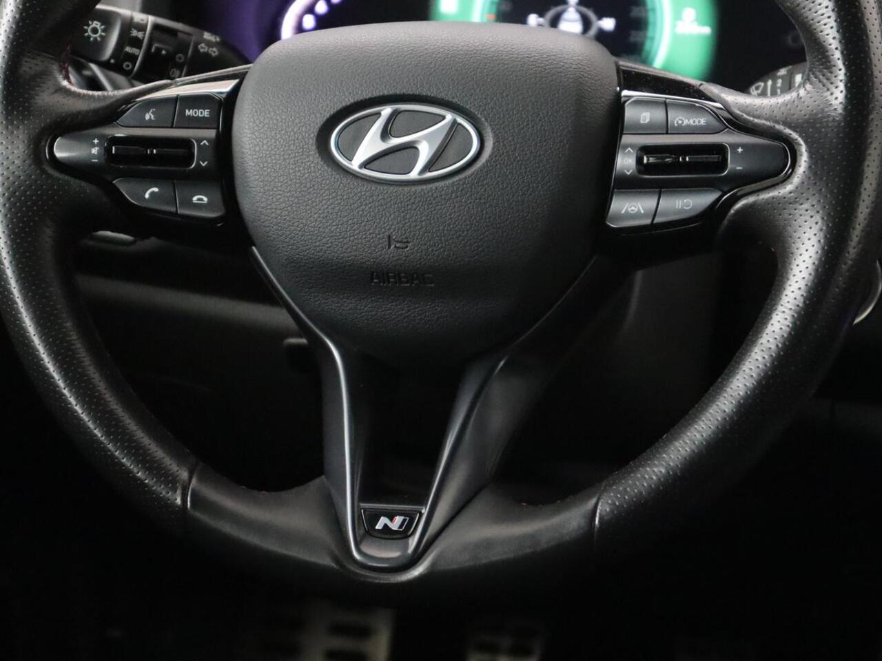 Hyundai I 30 1.5 T-GDi MHEV N Line | Trekhaak | Sportstoelen | Stoelverwarming | Full LED | Carplay | Camera | Leder/Alcantara | Memory | Keyless | Climate control