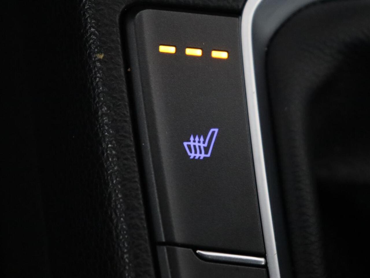 Hyundai I 30 1.5 T-GDi MHEV N Line | Trekhaak | Sportstoelen | Stoelverwarming | Full LED | Carplay | Camera | Leder/Alcantara | Memory | Keyless | Climate control