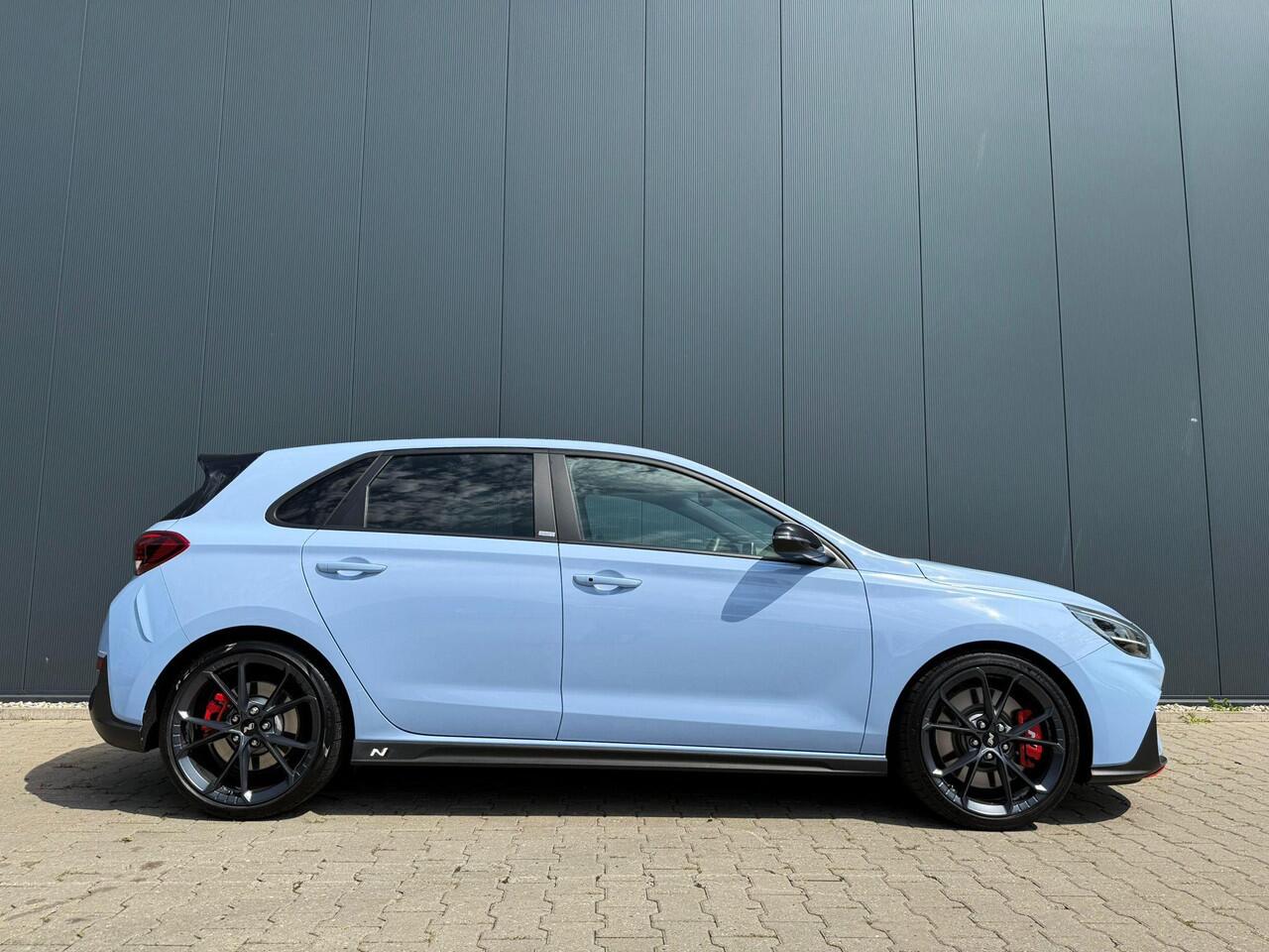 Hyundai I 30 2.0 N schaalstoelen / pipercross intake