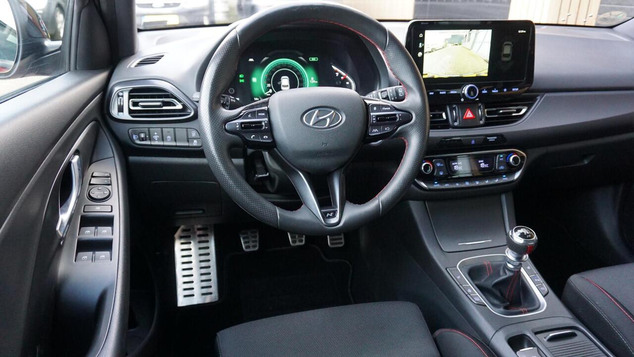 Hyundai I 30 1.5 T-GDi 160pk N Line Navi LED 18inch LM Keyless Groot scherm A-Camera *Sunset Red Metallic* Unieke i30!