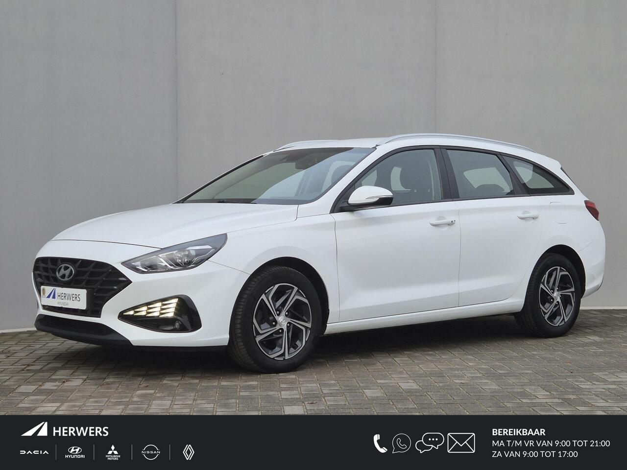 Hyundai I 30 Wagon 1.0 T-GDi MHEV Comfort Smart Automaat / Navigatie via Apple Carplay of Android Auto / Stuur en Stoel verwarming / Achteruitrijcamera / Cruise control / Keyless Entry/Start / Climate control /