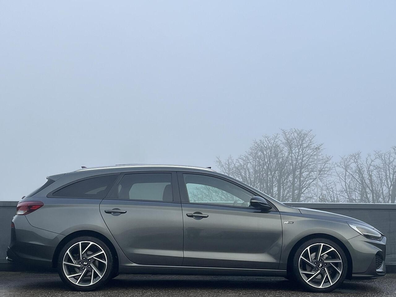 Hyundai I 30 Wagon N Line Sky 1.5 T-GDi MHEV 160pk | SCHUIF/KANTELDAK | N-LINE PACK | 1e EIGENAAR! | 18'' 2-TONE LM-VELGEN |