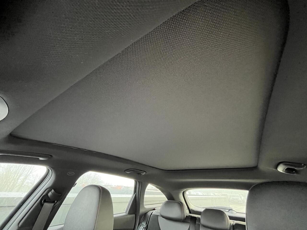 Hyundai I 30 Wagon N Line Sky 1.5 T-GDi MHEV 160pk | SCHUIF/KANTELDAK | N-LINE PACK | 1e EIGENAAR! | 18'' 2-TONE LM-VELGEN |