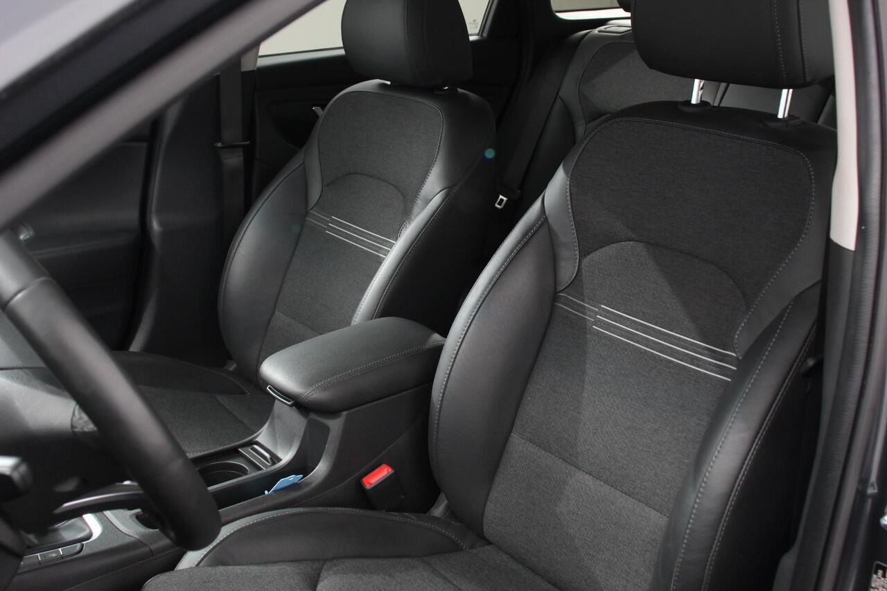 Hyundai I 30 Wagon 1.0 T-GDi 120 Pk Essential Navigatie Apple Carplay/Android Auto Climate Control Camera Afneembare Trekhaak Lane Assist Privacy Glass Keyless Go