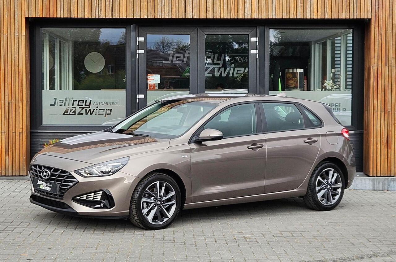 Hyundai I 30 1.0 T-GDi MHEV i-Motion stoelverwarming. stuurverwarming. camera achter. Apple carplay.