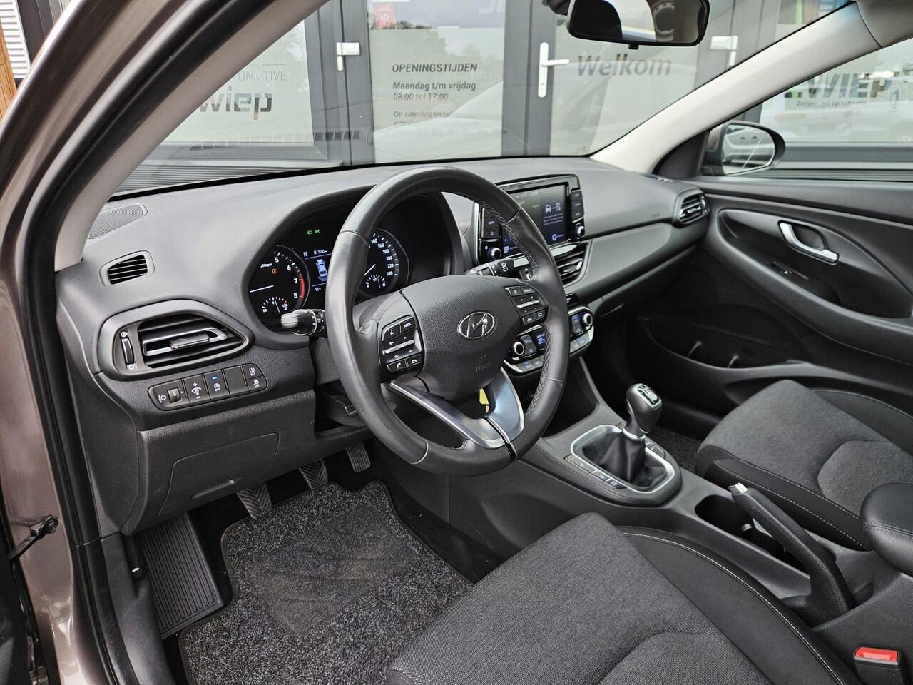 Hyundai I 30 1.0 T-GDi MHEV i-Motion stoelverwarming. stuurverwarming. camera achter. Apple carplay.