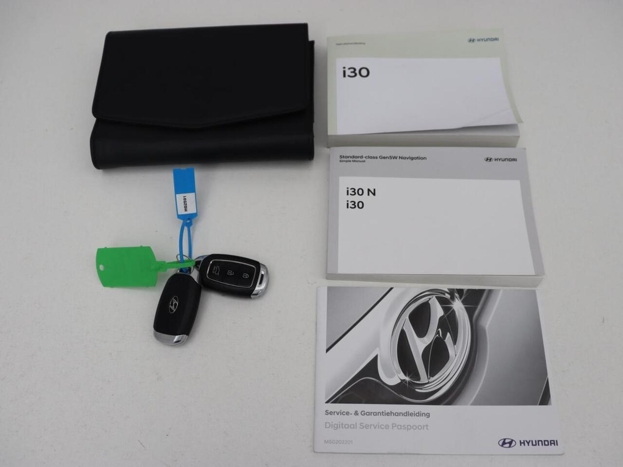 Hyundai I 30 1.0 T-GDi MHEV Comfort Smart | Camera | Carplay | Keyless | Full LED | Navigatie | Climate control | Parkeerhulp | Cruise control | DAB | Bluetooth