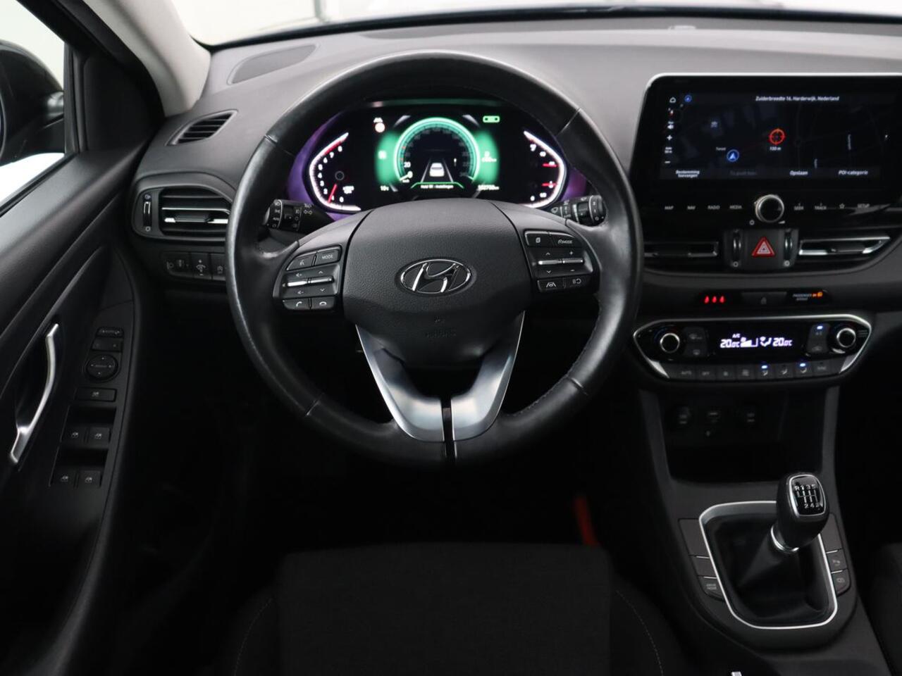 Hyundai I 30 1.0 T-GDi MHEV Comfort Smart | Camera | Carplay | Keyless | Full LED | Navigatie | Climate control | Parkeerhulp | Cruise control | DAB | Bluetooth