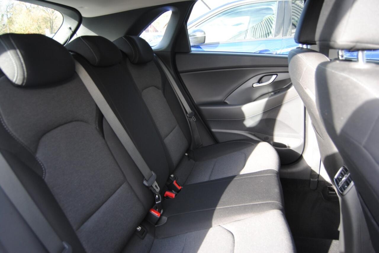 Hyundai I 30 1.0 T-GDi MHEV Comf.|| Apple Carplay || Camera || Stoelverwarmin