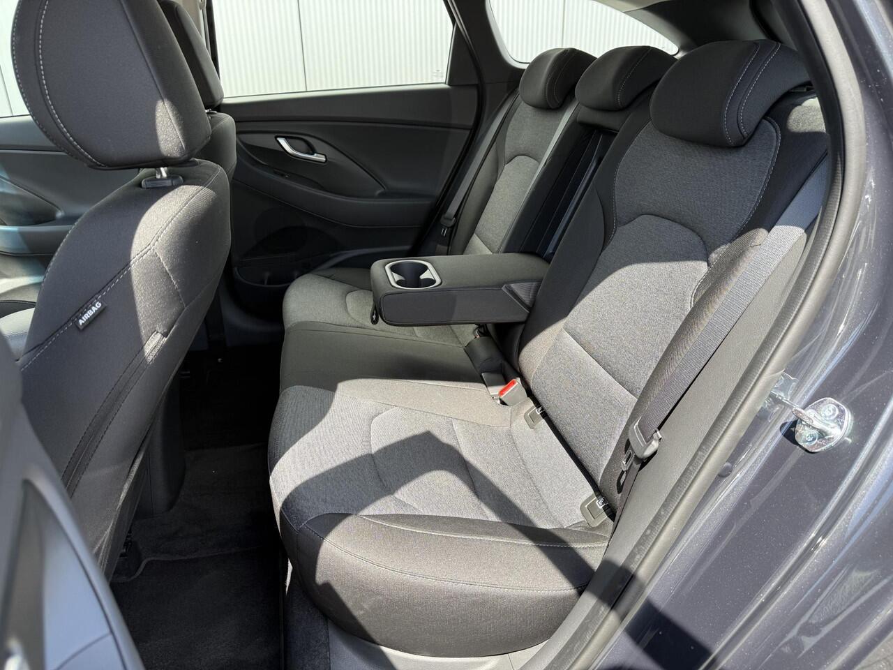 Hyundai I 30 Wagon 1.0 T-GDi MHEV Comfort Smart / Navigatie / Airco / Cruise Control / Apple Carplay & Android Auto / Digitaal Dashboard / Elek. Ramen / 1ste Eigenaar /