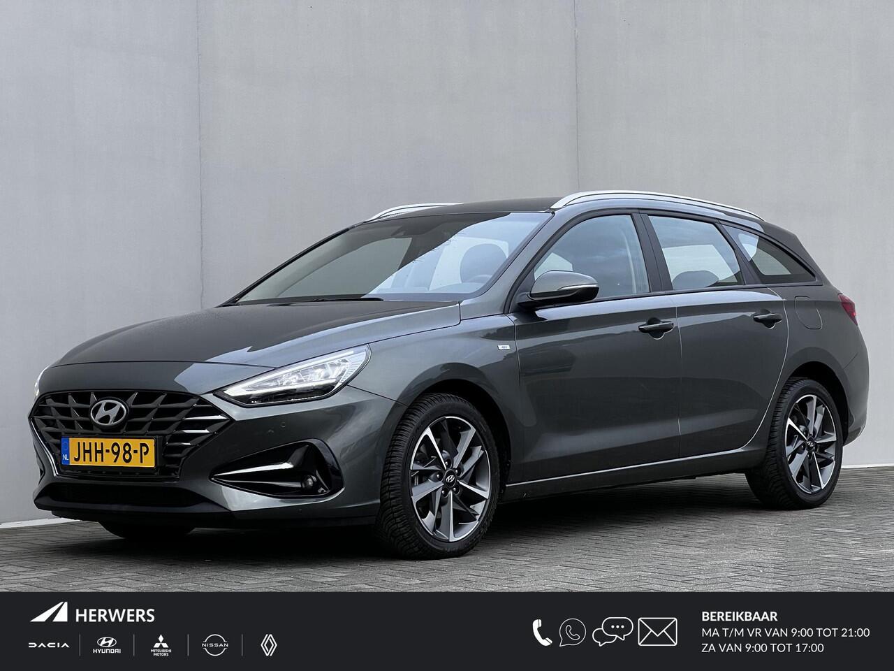 Hyundai I 30 Wagon 1.0 T-GDi MHEV Comfort Smart Automaat / Goed onderhouden / Navigatie / Stuur- en stoelverwarming / Camera / Climate Control / apple Carplay Android / 17" LM wielen met All Season banden /