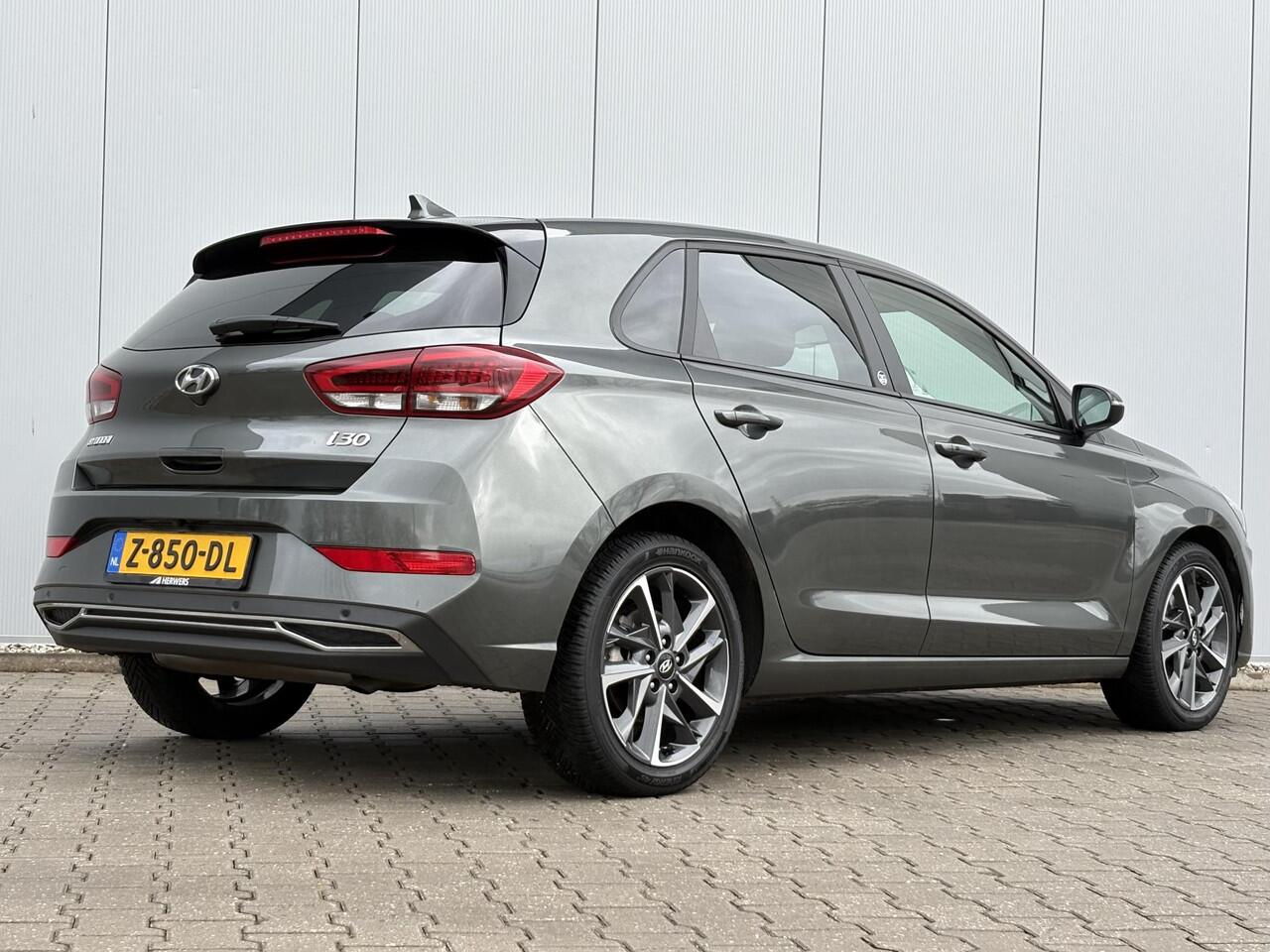 Hyundai I 30 1.0 T-GDi MHEV Comfort Smart Automaat / All-season banden / Apple Carplay/Android Auto / Stoel en stuur verwarming / Automaat / Cruise Control /
