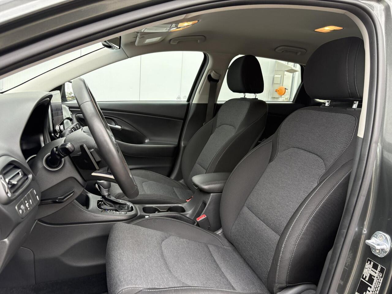 Hyundai I 30 1.0 T-GDi MHEV Comfort Smart Automaat / All-season banden / Apple Carplay/Android Auto / Stoel en stuur verwarming / Automaat / Cruise Control /