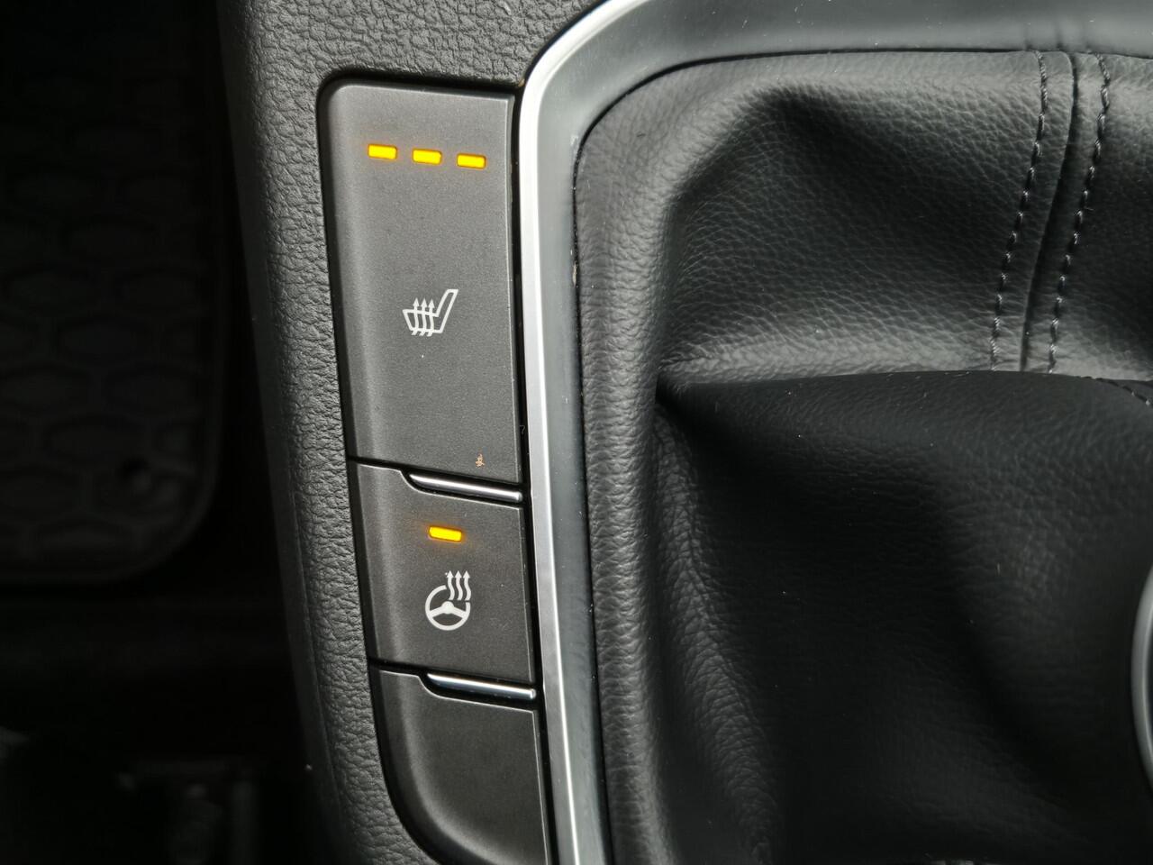 Hyundai I 30 Wagon 1.0 T-GDi MHEV Comfort Smart Handgeschakeld / Fabrieksgarantie tot 01-2029 / Dealer onderhouden / Stuur en Stoel verwarming / Achteruitrijcamera / Cruise control / Apple Carplay Android Auto / Climate control /