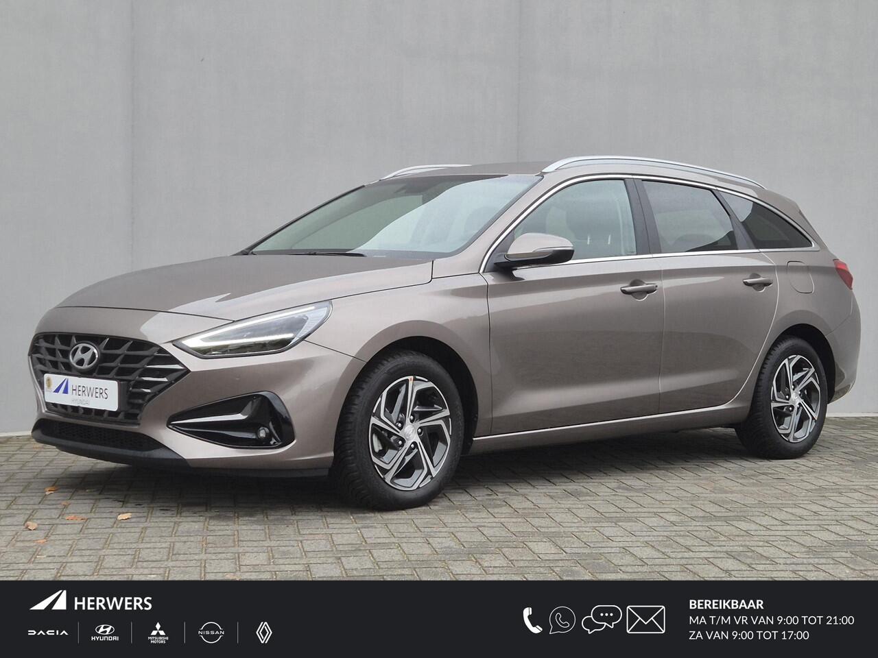 Hyundai I 30 Wagon 1.0 T-GDi MHEV Comfort Smart Handgeschakeld / Fabrieksgarantie tot 01-2029 / Dealer onderhouden / Stuur en Stoel verwarming / Achteruitrijcamera / Cruise control / Apple Carplay Android Auto / Climate control /