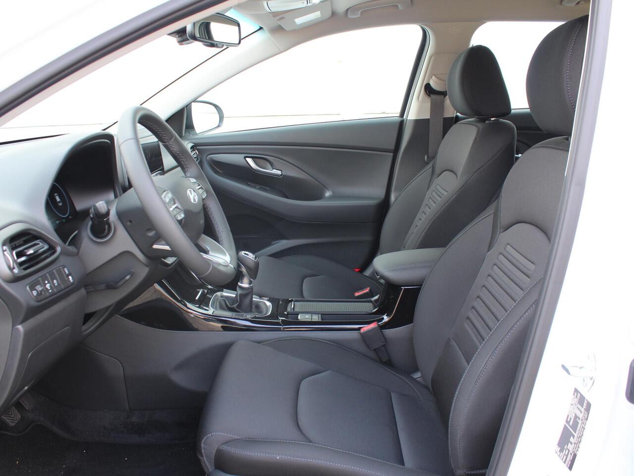 Hyundai I 30 Wagon 1.0 T-GDi MHEV Comfort / Navigatie + Android Auto/Apple Carplay / DAB / Climate Control / Cruise Control / Achteruitrijcamera /