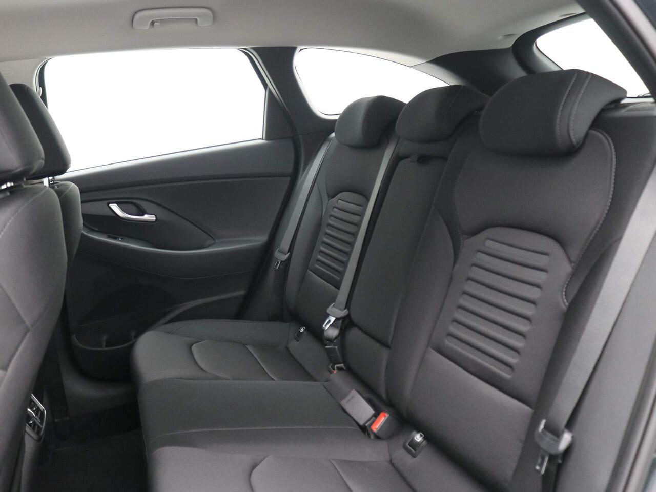 Hyundai I 30 Wagon 1.0 T-GDi MHEV Comfort / Navigatie + Android Auto/Apple Carplay / DAB / Climate Control / Cruise Control / Achteruitrijcamera /