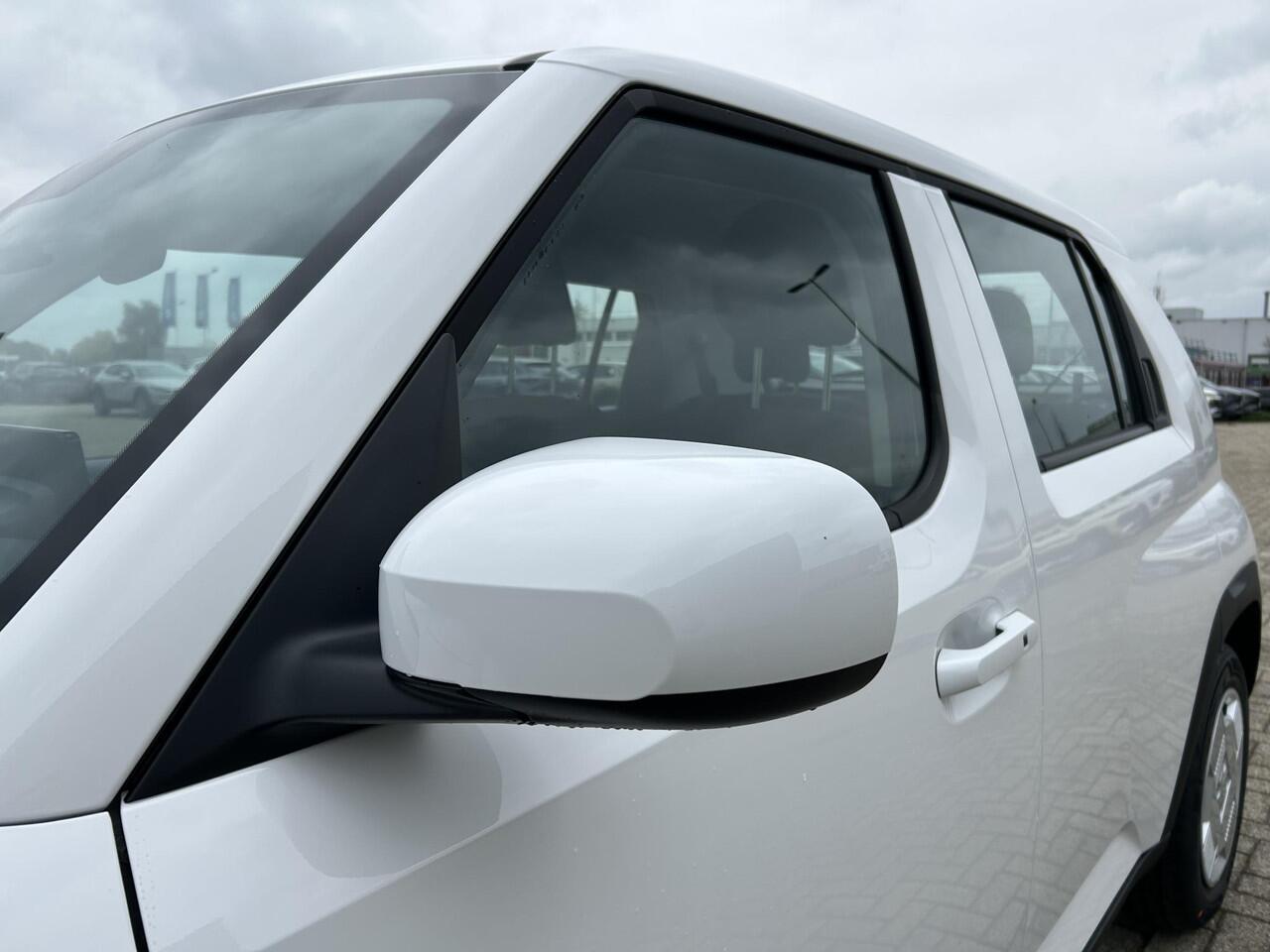 Hyundai INSTER E-Motion 49 kWh | 3.000,- korting | Gratis laadstation t.w.v. 589,- | Uit voorraad leverbaar | Achteruitrijcamera | Adaptieve Cruise Control | Climate Control | Elektrisch verstelbare spiegels |