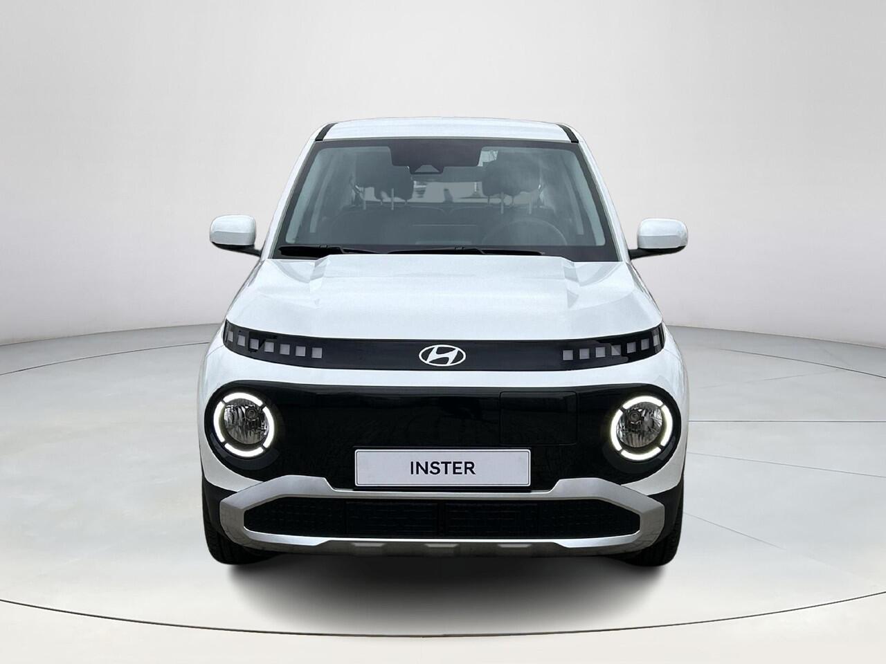 Hyundai INSTER E-Motion 49 kWh | 3.000,- korting | Gratis laadstation t.w.v. 589,- | Uit voorraad leverbaar | Achteruitrijcamera | Adaptieve Cruise Control | Climate Control | Elektrisch verstelbare spiegels |