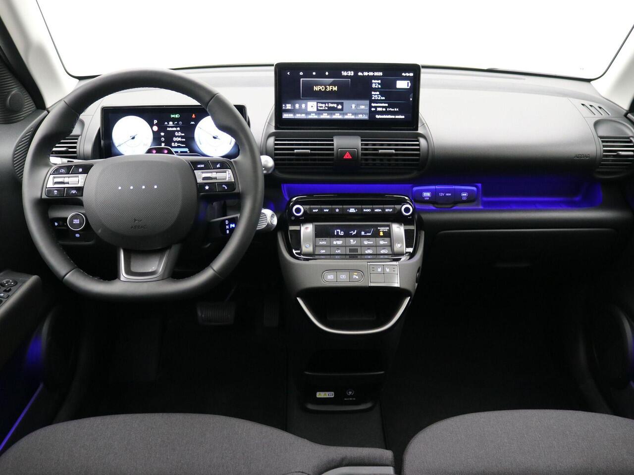 Hyundai INSTER Evolve Sky W&T 49 kWh