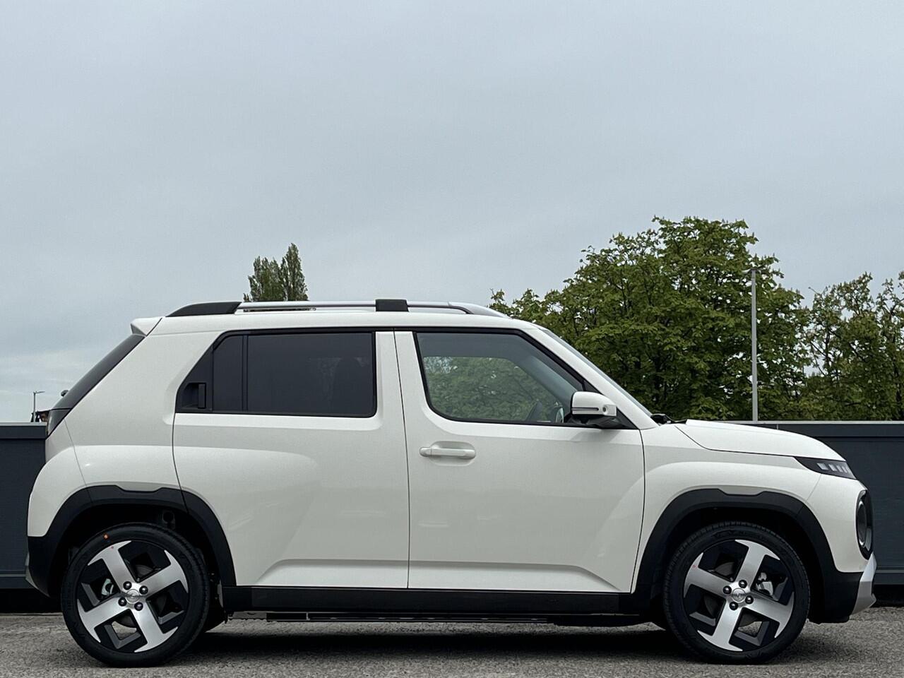 Hyundai INSTER Evolve Sky 49 kWh |¤2520 KORTING|360 CAMERA|STOELVERWARMING|SENSOREN VOOR & ACHTER| SCHUIF/-KANTEL DAK|