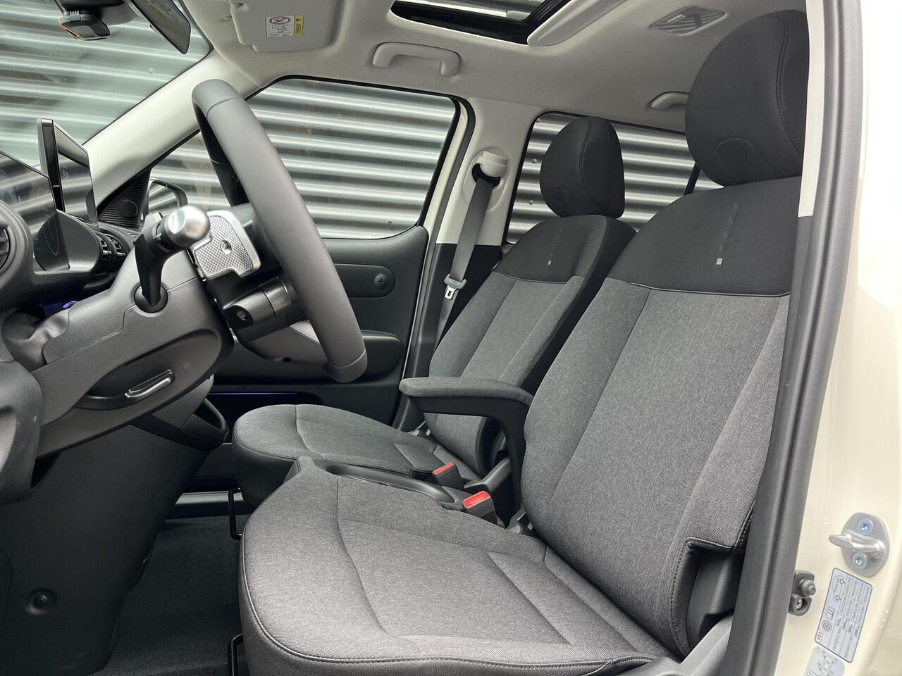 Hyundai INSTER Evolve Sky 49 kWh |¤2520 KORTING|360 CAMERA|STOELVERWARMING|SENSOREN VOOR & ACHTER| SCHUIF/-KANTEL DAK|