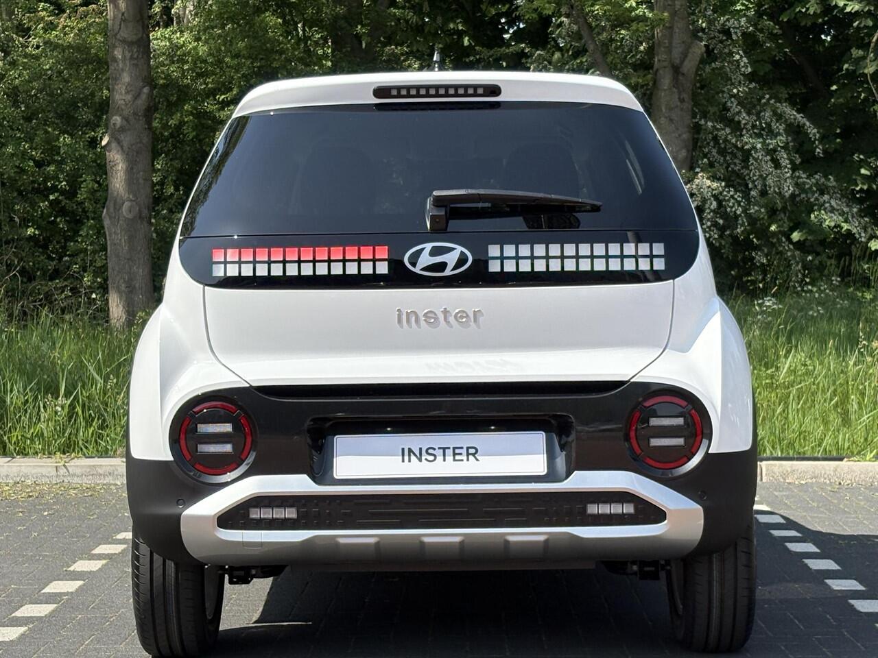 Hyundai INSTER Pulse 49 kWh | ¤3325 KORTING | CAMERA | CLIMATE CONTROL | PARKEERSENSOREN | DRAADLOZE OPLADER |