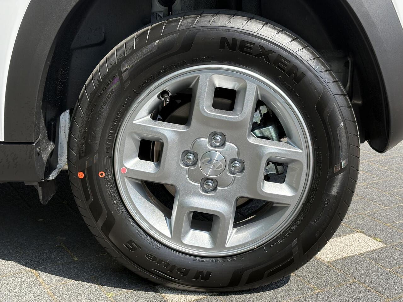 Hyundai INSTER Pulse 49 kWh | ¤3325 KORTING | CAMERA | CLIMATE CONTROL | PARKEERSENSOREN | DRAADLOZE OPLADER |