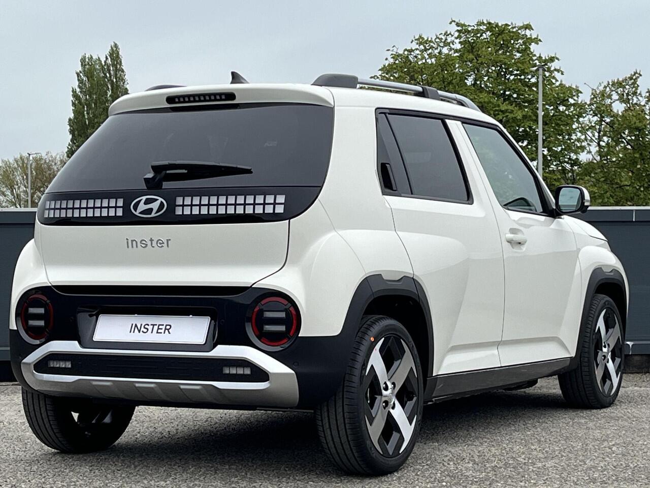 Hyundai INSTER Evolve 49 kWh | ¤3720 KORTING | WINTERPACK | TECHPACK | DODEHOEKDETECTIE | WARMTEPOMP |