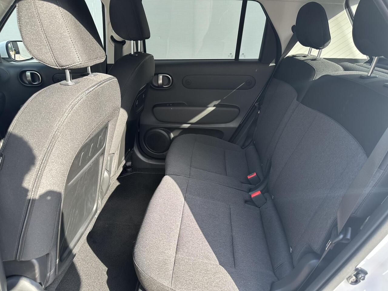 Hyundai INSTER Evolve 49 kWh / Navigatie / Achteruitrijcamera / Apple Carplay & Android Auto / Adaptive Cruise Control / Automatische Airco / 3 Fase /