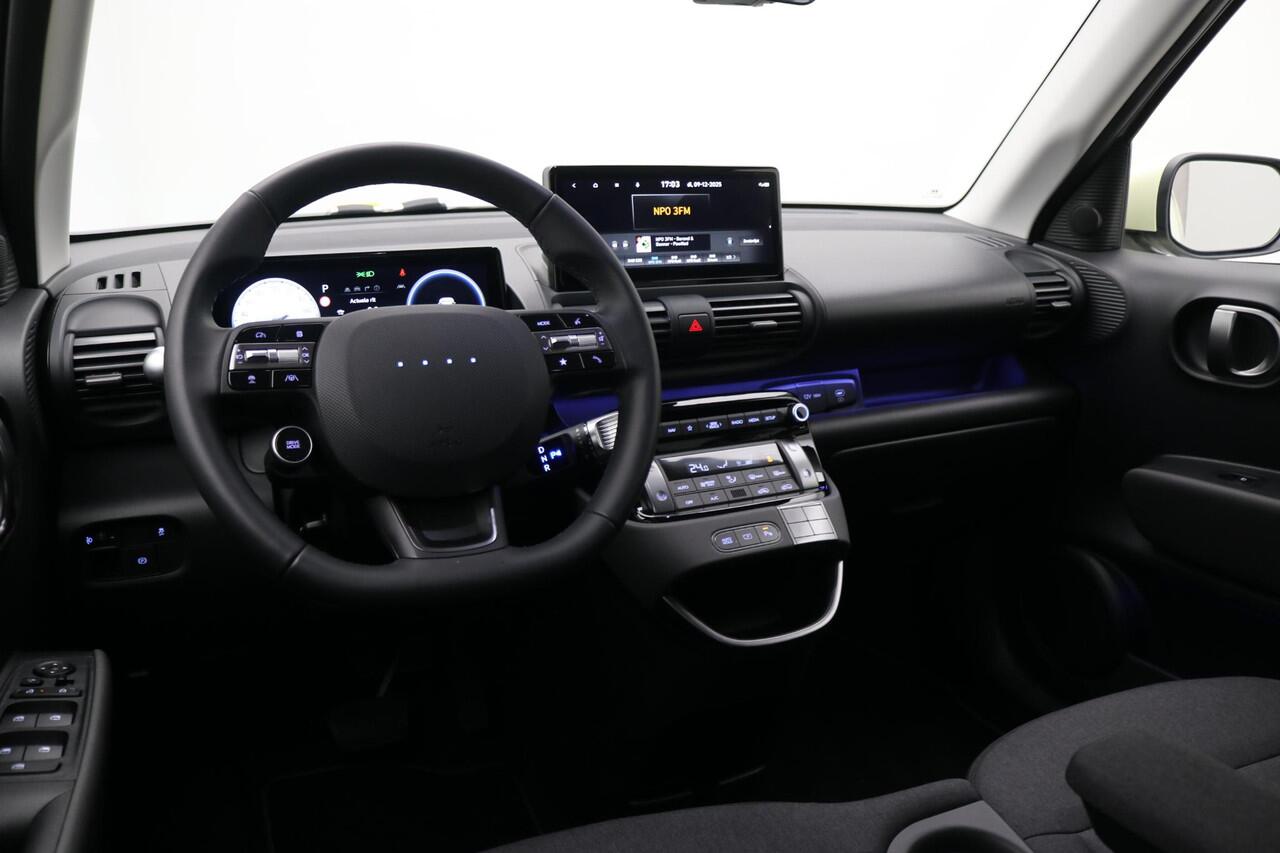 Hyundai INSTER Evolve 49 kWh / 1ste Eigenaar / Navigatie / Adaptieve Cruise Control / NL Auto / Fabrieksgarantie tot 08-04-2030 / Keyless Entry / 17" LMV / Dakrails / Historie aanwezig /