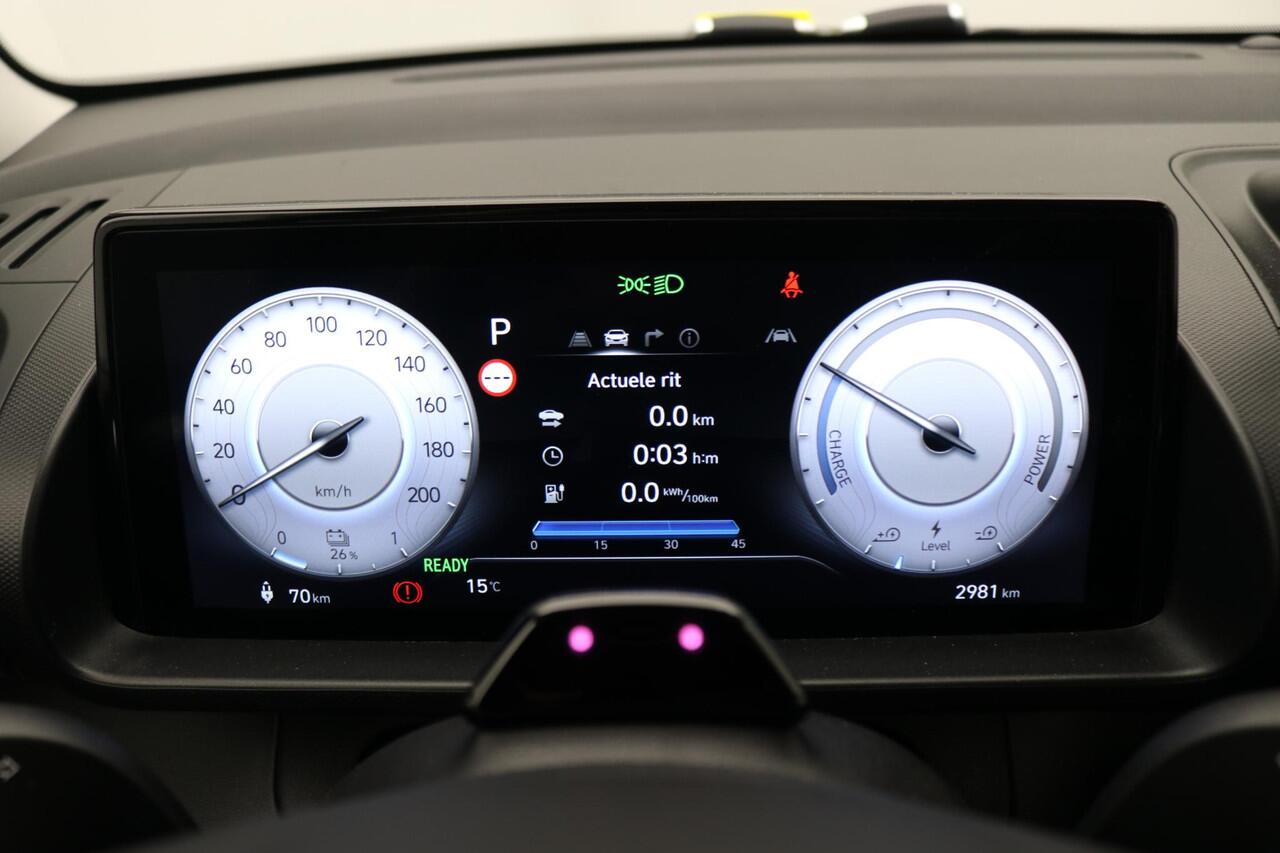 Hyundai INSTER Evolve 49 kWh / 1ste Eigenaar / Navigatie / Adaptieve Cruise Control / NL Auto / Fabrieksgarantie tot 08-04-2030 / Keyless Entry / 17" LMV / Dakrails / Historie aanwezig /