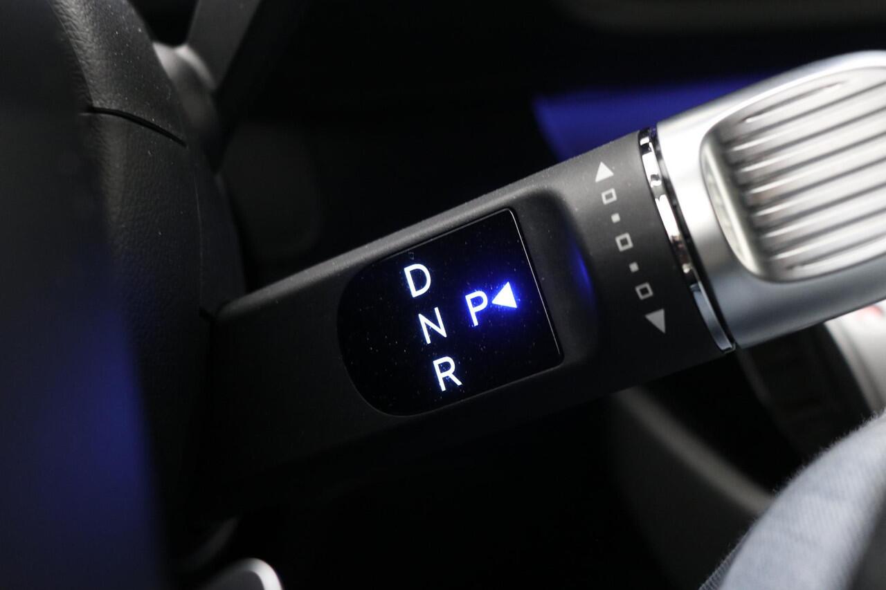 Hyundai INSTER Evolve 49 kWh / 1ste Eigenaar / Navigatie / Adaptieve Cruise Control / NL Auto / Fabrieksgarantie tot 08-04-2030 / Keyless Entry / 17" LMV / Dakrails / Historie aanwezig /