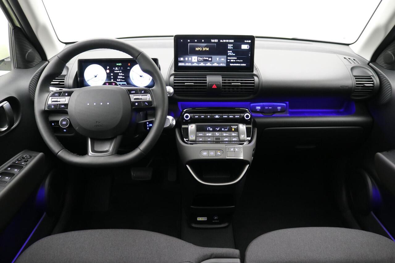 Hyundai INSTER Evolve 49 kWh / 1ste Eigenaar / Navigatie / Adaptieve Cruise Control / NL Auto / Fabrieksgarantie tot 08-04-2030 / Keyless Entry / 17" LMV / Dakrails / Historie aanwezig /