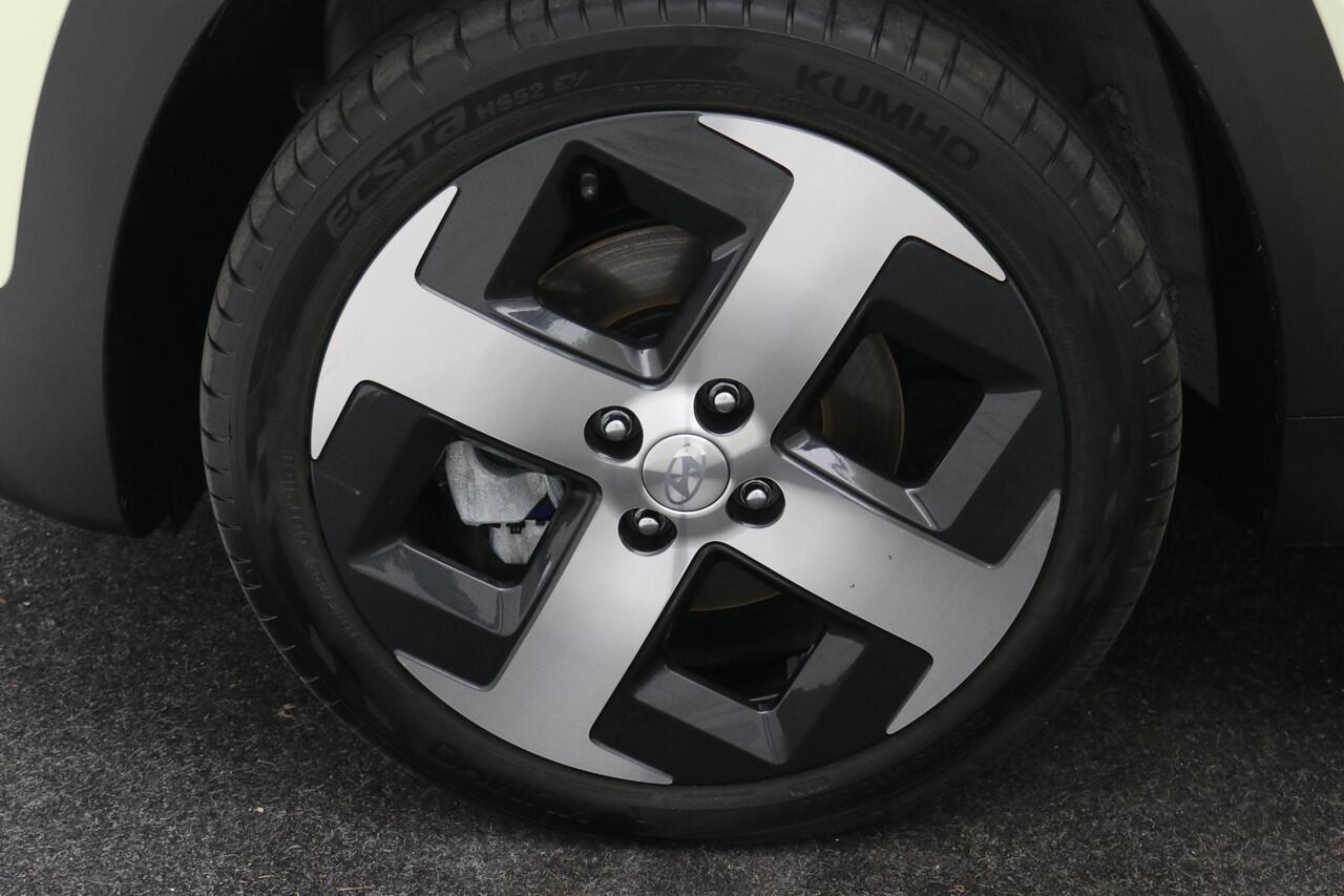 Hyundai INSTER Evolve 49 kWh / 1ste Eigenaar / Navigatie / Adaptieve Cruise Control / NL Auto / Fabrieksgarantie tot 08-04-2030 / Keyless Entry / 17" LMV / Dakrails / Historie aanwezig /