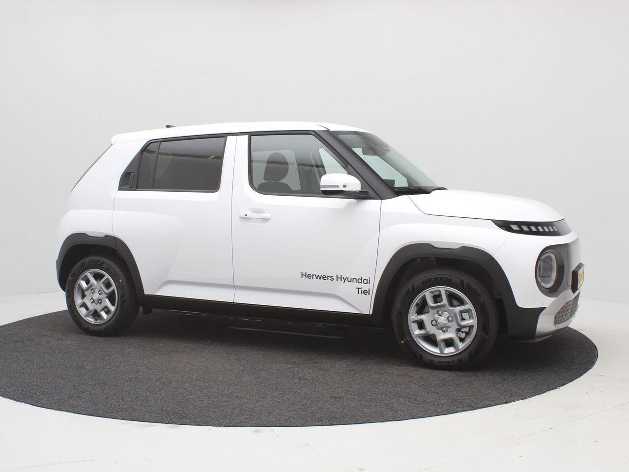 Hyundai INSTER Pulse 49 kWh / Navigatie / Parkeersensoren voor & achter / 15" LMV / Verschuifbare achterbank / Verlichting LED / Adaptieve Cruise control /