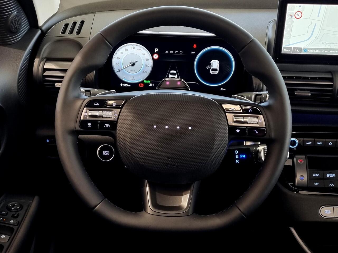 Hyundai INSTER Evolve Sky Plus 49 kWh / Apple Carplay / Android Auto / 360 camera / parkeersensoren voor & acchter