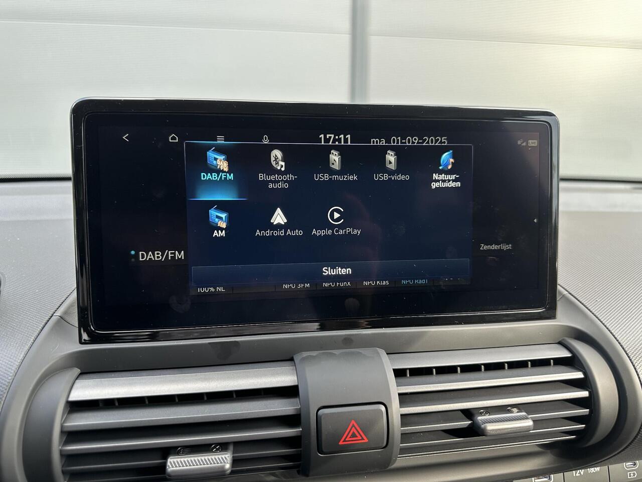 Hyundai INSTER Evolve 49 kWh / Navigatie / Achteruitrijcamera / Apple Carplay & Android Auto / Adaptive Cruise Control / Automatische Airco / 3 Fase /
