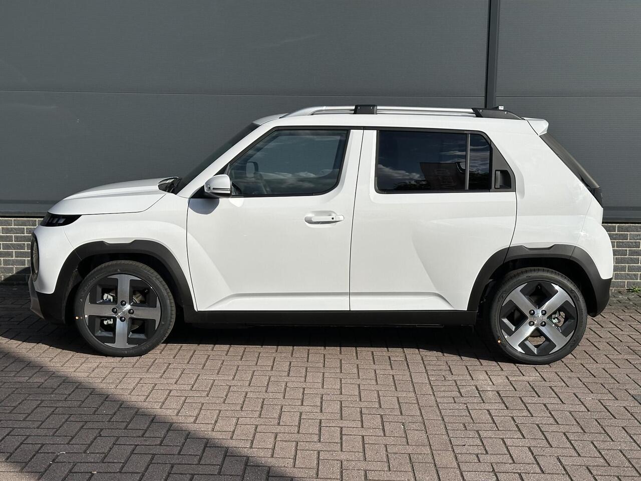 Hyundai INSTER Evolve 49 kWh / Navigatie / Achteruitrijcamera / Apple Carplay & Android Auto / Adaptive Cruise Control / Automatische Airco / 3 Fase /