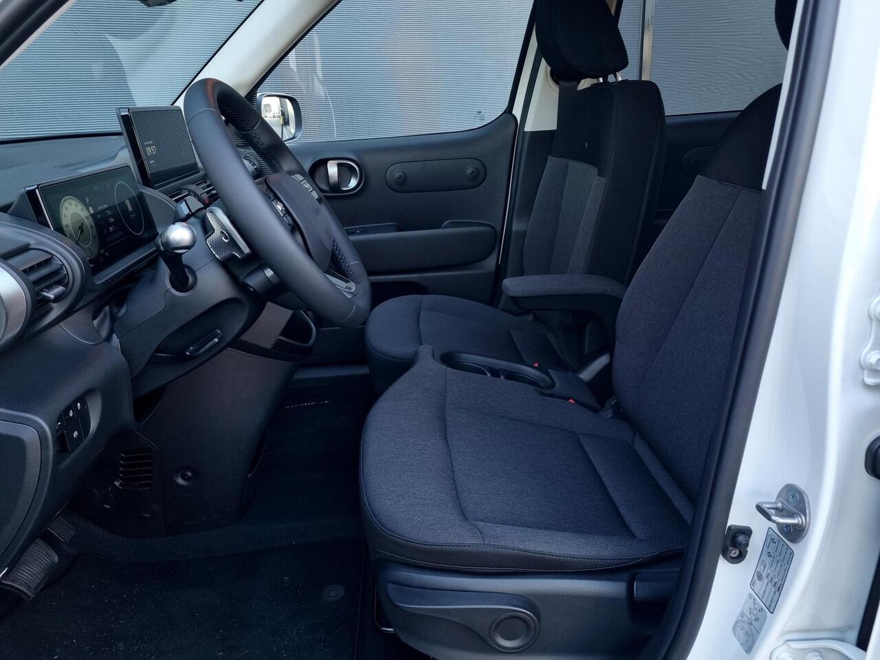 Hyundai INSTER Pulse 49 kWh / Navigatie / Achteruitrijcamera / Adaptieve cruise control / verstelbare achterbanken /