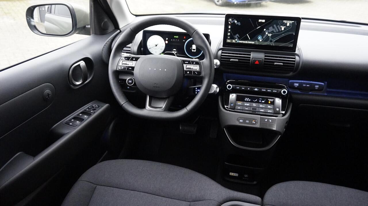 Hyundai INSTER Evolve 49 kWh + Winterpack + Tech Pack