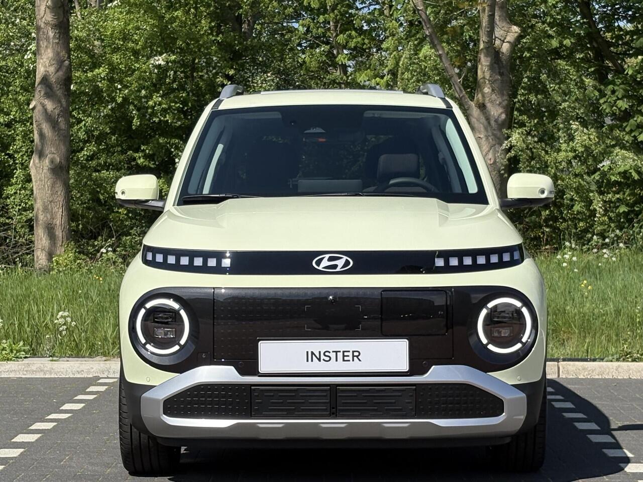 Hyundai INSTER Evolve 49kWh 116pk | ¤2.715 KORTING | TECHPACK | WINTERPACK | VOORRAAD | 360° CAMERA | STOEL + STUURVERW. | DODEHOEKBEW. |