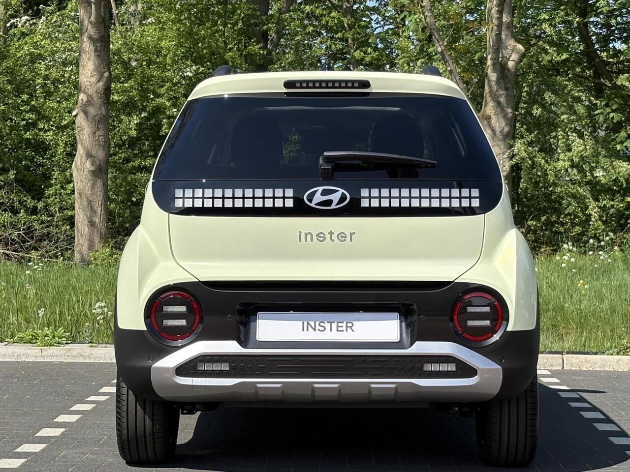 Hyundai INSTER Evolve 49kWh 116pk | ¤2.715 KORTING | TECHPACK | WINTERPACK | VOORRAAD | 360° CAMERA | STOEL + STUURVERW. | DODEHOEKBEW. |