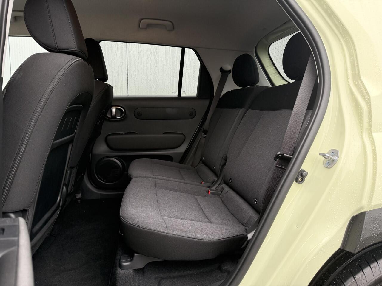 Hyundai INSTER Pulse 49 kWh / Dynamische Navigatie / Achteruitrijcamera / Parkeersensoren Voor + Achter / Leder Stuurwiel /