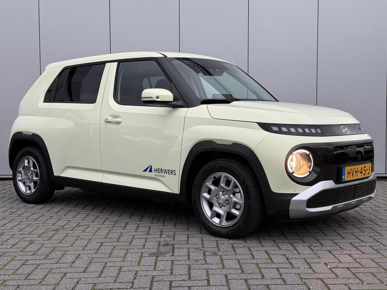 Hyundai INSTER Pulse 49 kWh / Dynamische Navigatie / Achteruitrijcamera / Parkeersensoren Voor + Achter / Leder Stuurwiel /