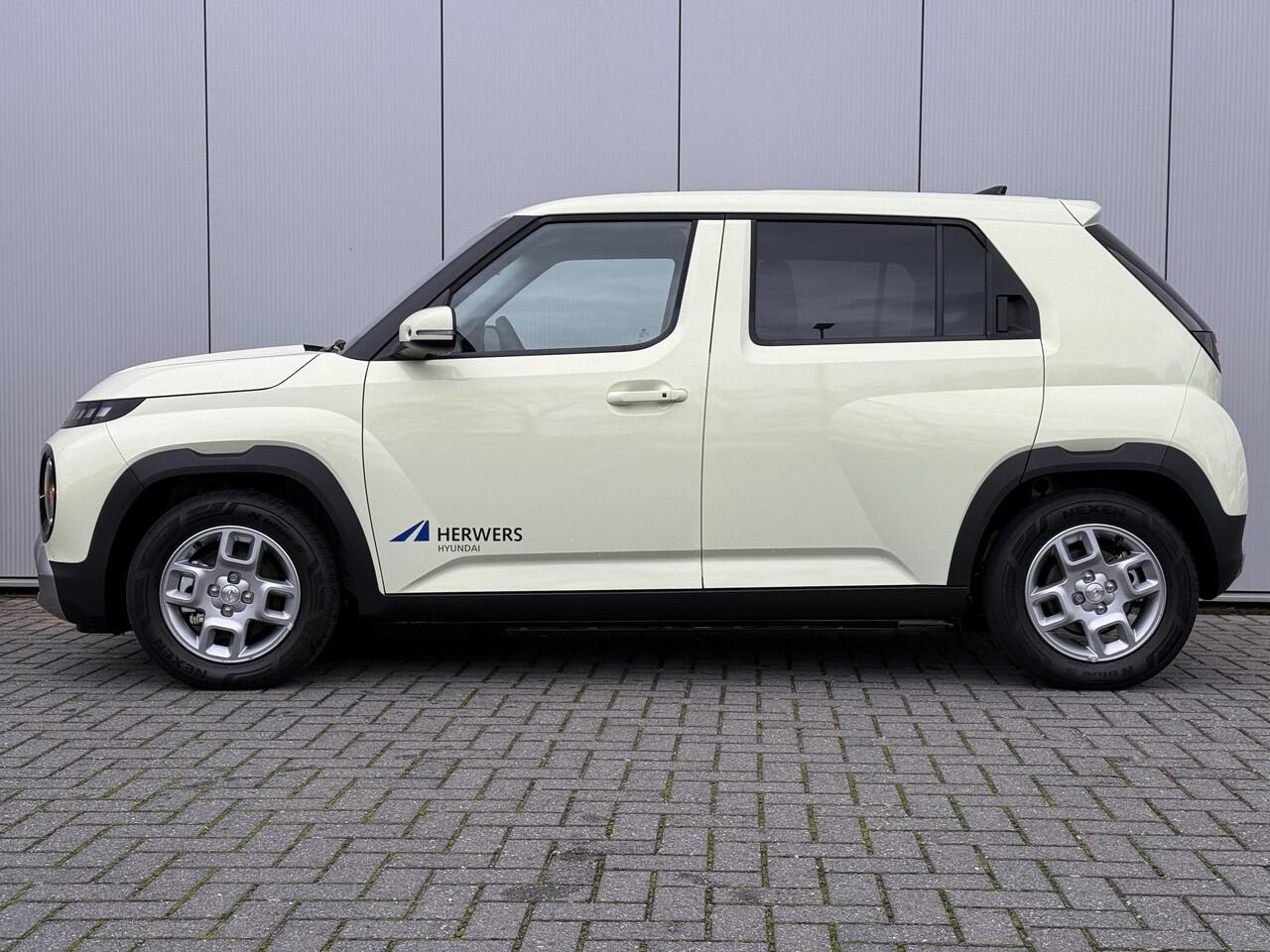 Hyundai INSTER Pulse 49 kWh / Dynamische Navigatie / Achteruitrijcamera / Parkeersensoren Voor + Achter / Leder Stuurwiel /